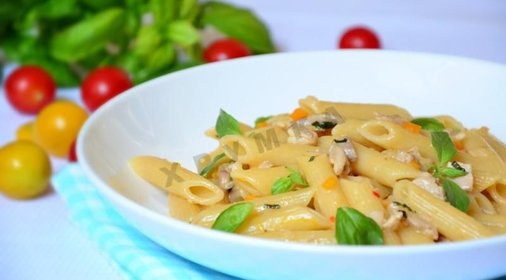 Пенне с курицей и овощами