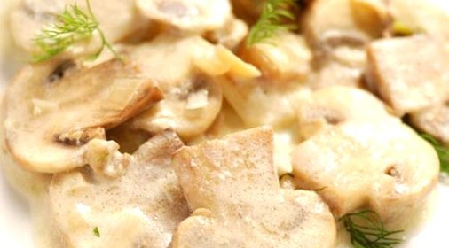 Шампиньоны в сливочном соусе