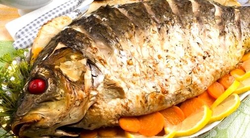 Карп в белом вине с овощами