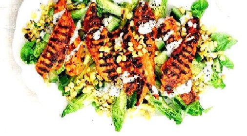 Жареная курица с кукурузным салатом