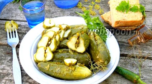 Фаршированные малосольные огурцы