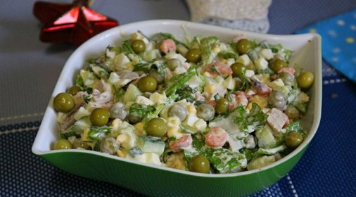 Салат с курицей и креветками