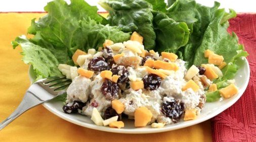 Салат из индейки с грушей и курагой