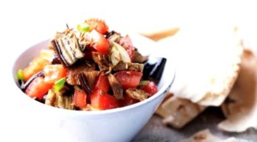 Салат с баклажанами и курицей