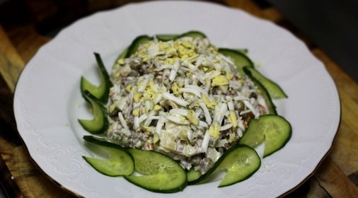 Салат с языком и ветчиной