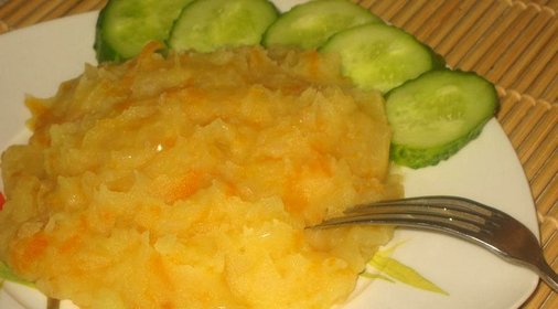 Картофельное пюре с морковью и луком