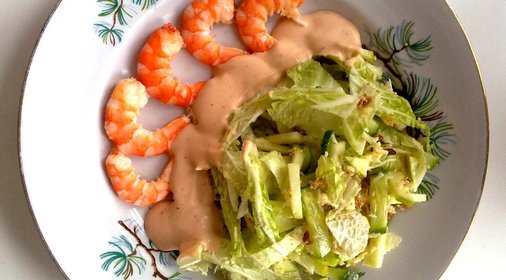 Салат с пекинской капустой и креветками