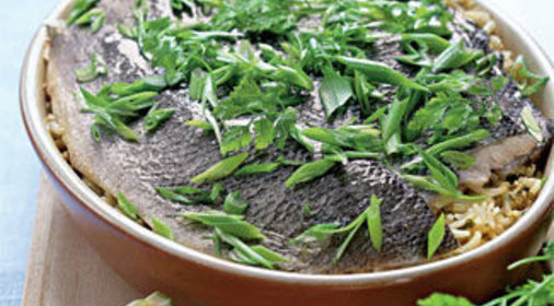 Сибас с рисом и пастой из кинзы