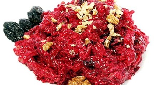 Салат из свежей моркови и свеклы