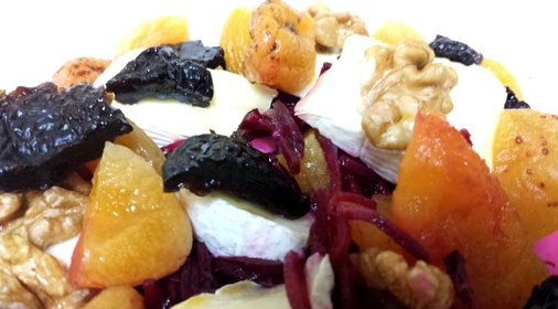 Сладкий салат со свеклой