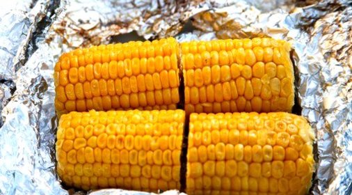 Ароматная кукуруза на гриле с лаймовым маслом