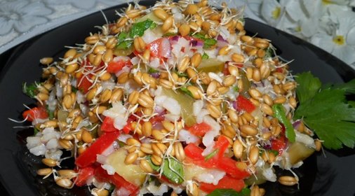 Салат с пророщенной пшеницей