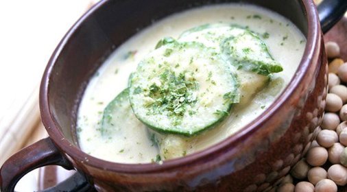 Холодный кисломолочный суп с баклажанами или кабачками