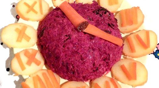 Cалат из свеклы и чернослива