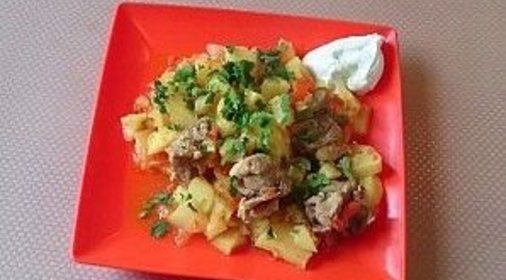Тушёная свинина с овощами