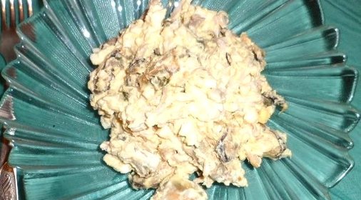 Салат из мидий и кальмаров