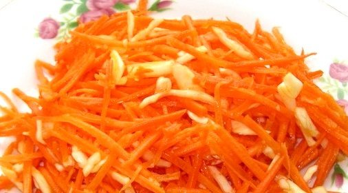 Простой салат из белокочанной капусты