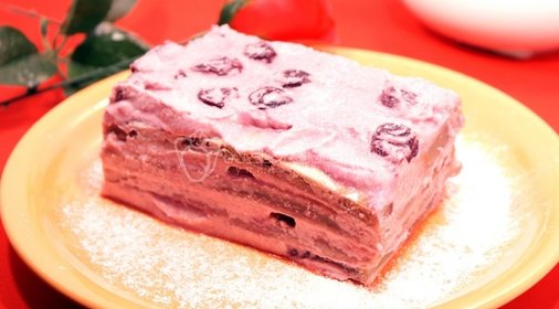 Салат с лепестками роз