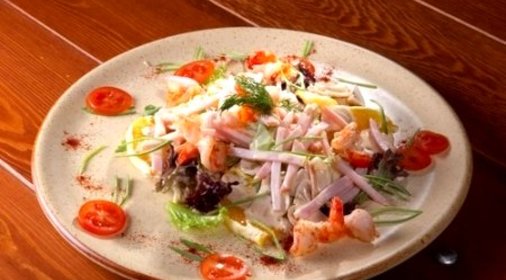 Салат с грибами и ветчиной