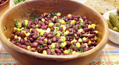 Салат с фасолью и кукурузой