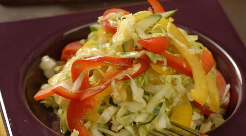 Салат из молодой капусты