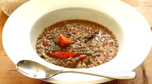 Тушеная чечевица с томатами и петрушкой по‑итальянски