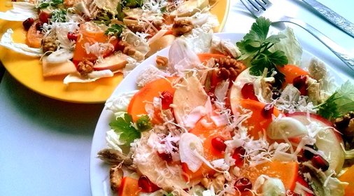 Салат с хурмой