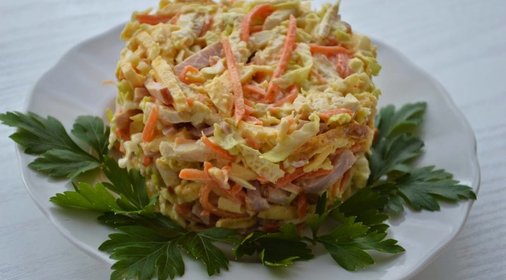 Салат пикантный с ветчиной