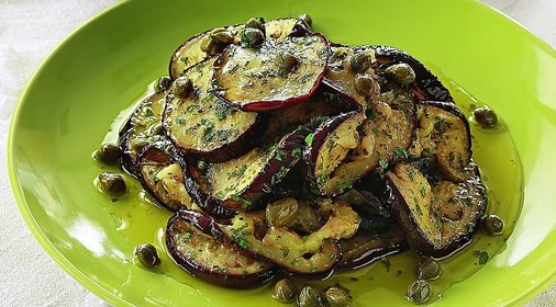 Баклажаны с каперсами и мятой