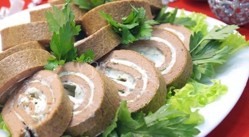 Салат из помидоров и персиков