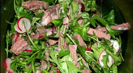 Мясной салат из говядины