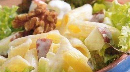 Макаронный салат с чесночным майонезом