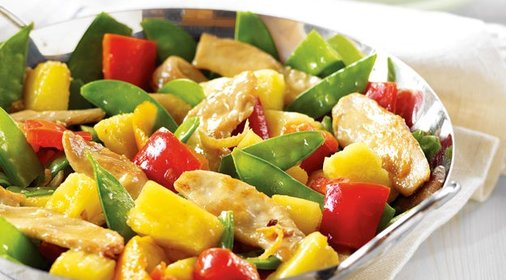 Салат из курицы с ананасом и кукурузой