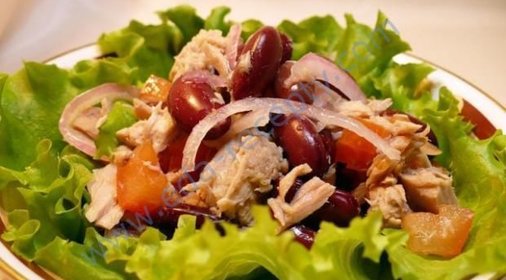 Салат из курицы с фасолью