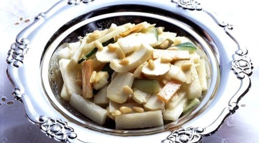Тайский салат из дыни с кинзой