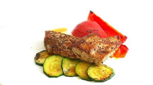 Тунец с овощами