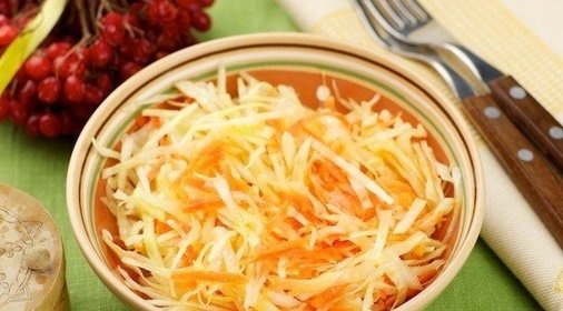Свежий салат из капусты с морковью