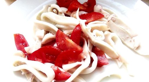 Закусочный салат из кальмара