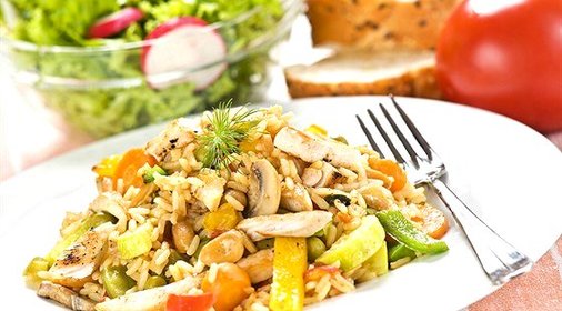 Салат из курицы с шампиньонами и болгарским перцем