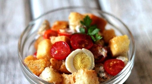 Салат с курицей и яйцом