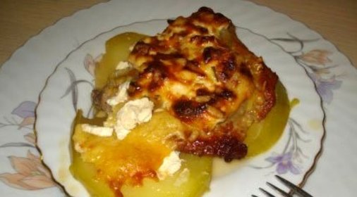 Свинина в духовке с кабачками