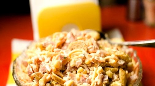 Салат с копчёной курицей и морковью