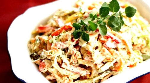 Салат куриный с болгарским перцем и горчичной заправкой