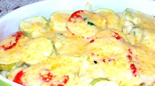 Овощи, запеченные под соусом