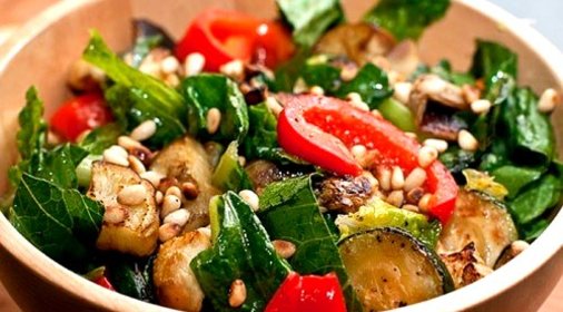 Горячий салат с курицей