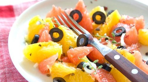 Апельсиновый салат с маслинами