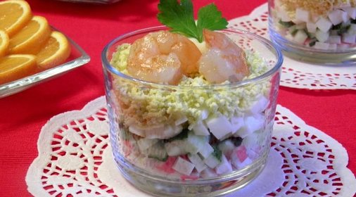 Салат с жареными креветками