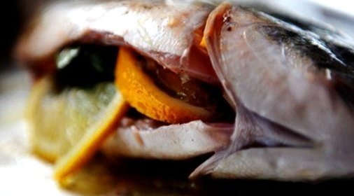 Ароматная дорада с розмарином