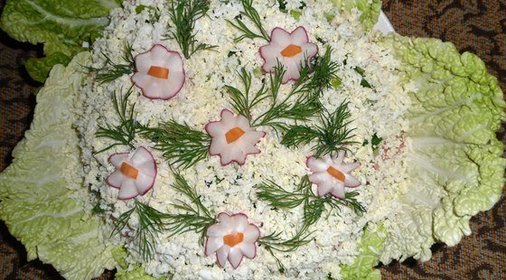 Слоеный весенний овощной салат