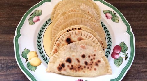 Кыстыбый с картофельной начинкой на сливочном масле